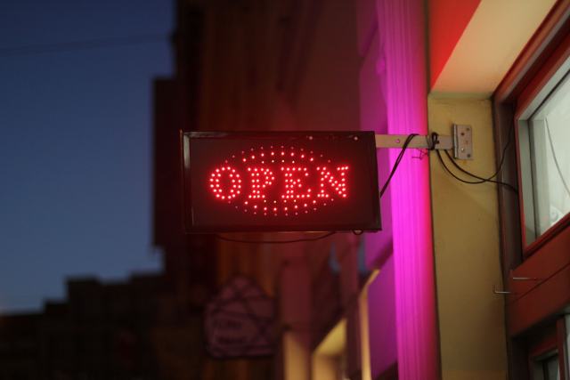 Enseignes lumineuses et signalétiques : un atout pour la communication visuelle Enseignes lumineuses et signalétiques : un atout pour la communication visuelle